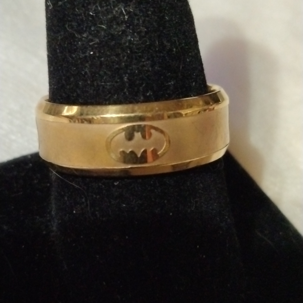 Batman steel wedding band ring size 10 NWT gold tone (sku 652)